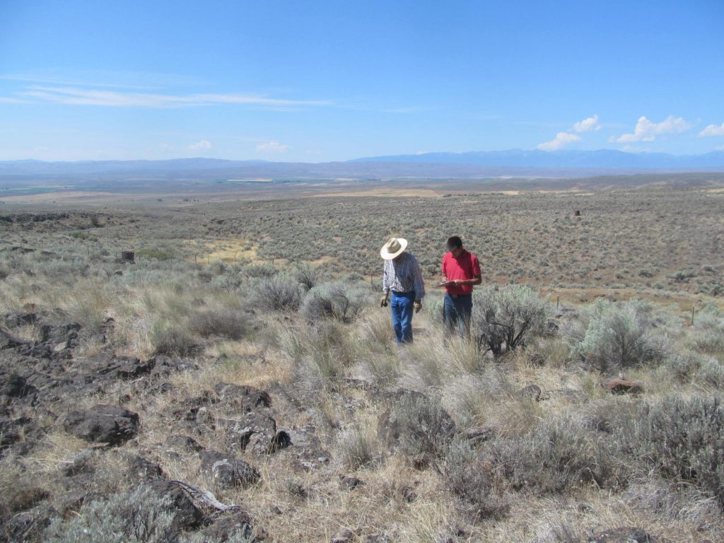 Oregon landowner in grazing transects with Joshua Uriarte